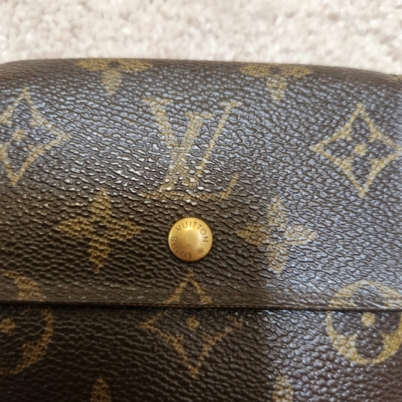 Vintage Louis Vuitton Monogram Compact Wallet - Picture 6 of 13